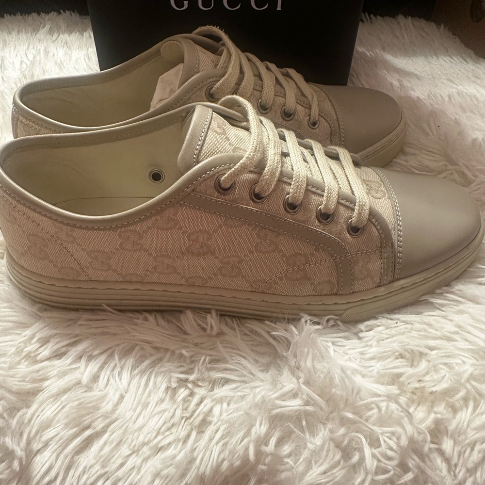 Gucci Women's Light Beige Lace-Up Sneakers - Picture 6 of 16